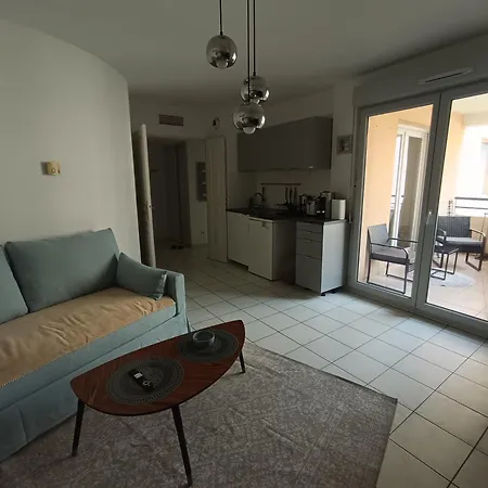 1 Bedroom Air-conditioned Wi-fi Daire